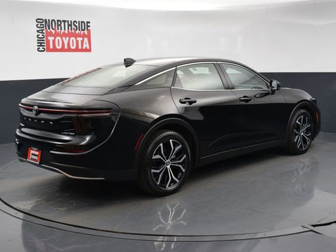 Used 2024 Toyota Crown Limited image 4