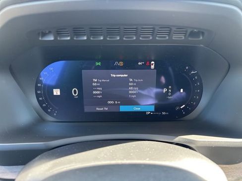 New 2026 Volvo XC90 B6 Plus w/ Protection Package Premier AWD/4WD image 17