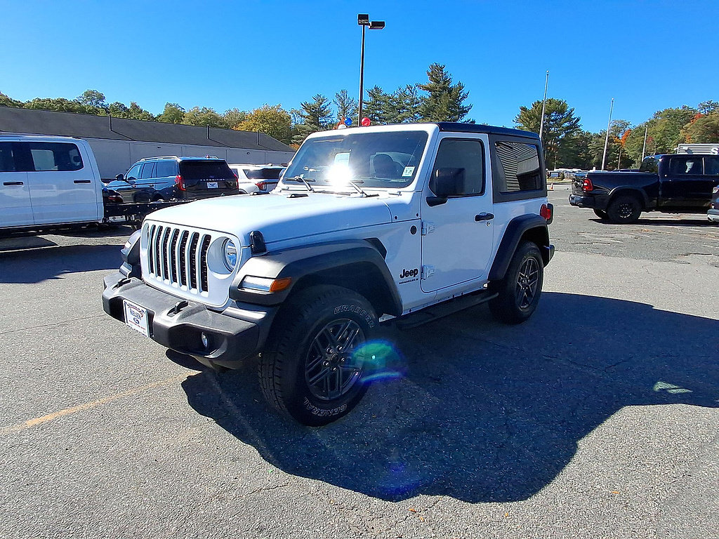 Used 2024 Jeep Wrangler Sport AWD/4WD image 4