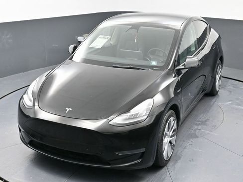 Used 2023 Tesla Model Y Long Range image 46