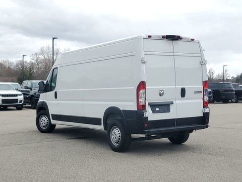 Used 2025 RAM ProMaster 2500 w/ Convenience Group image 3