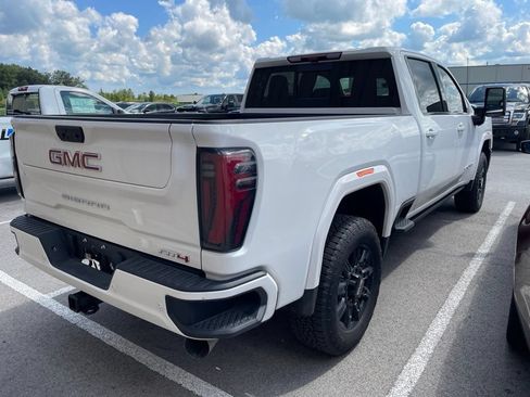 Used 2026 GMC Sierra 2500 AT4 w/ AT4 Premium Plus Package AWD/4WD image 4