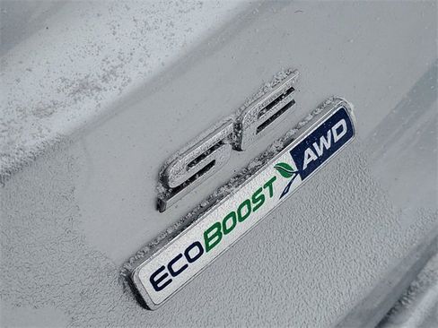 Used 2020 Ford Fusion SE image 30