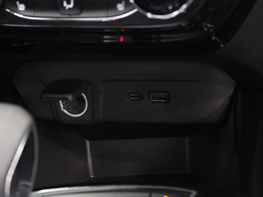 Used 2025 Chevrolet Trax ACTIV w/ Driver Confidence Package FWD image 26