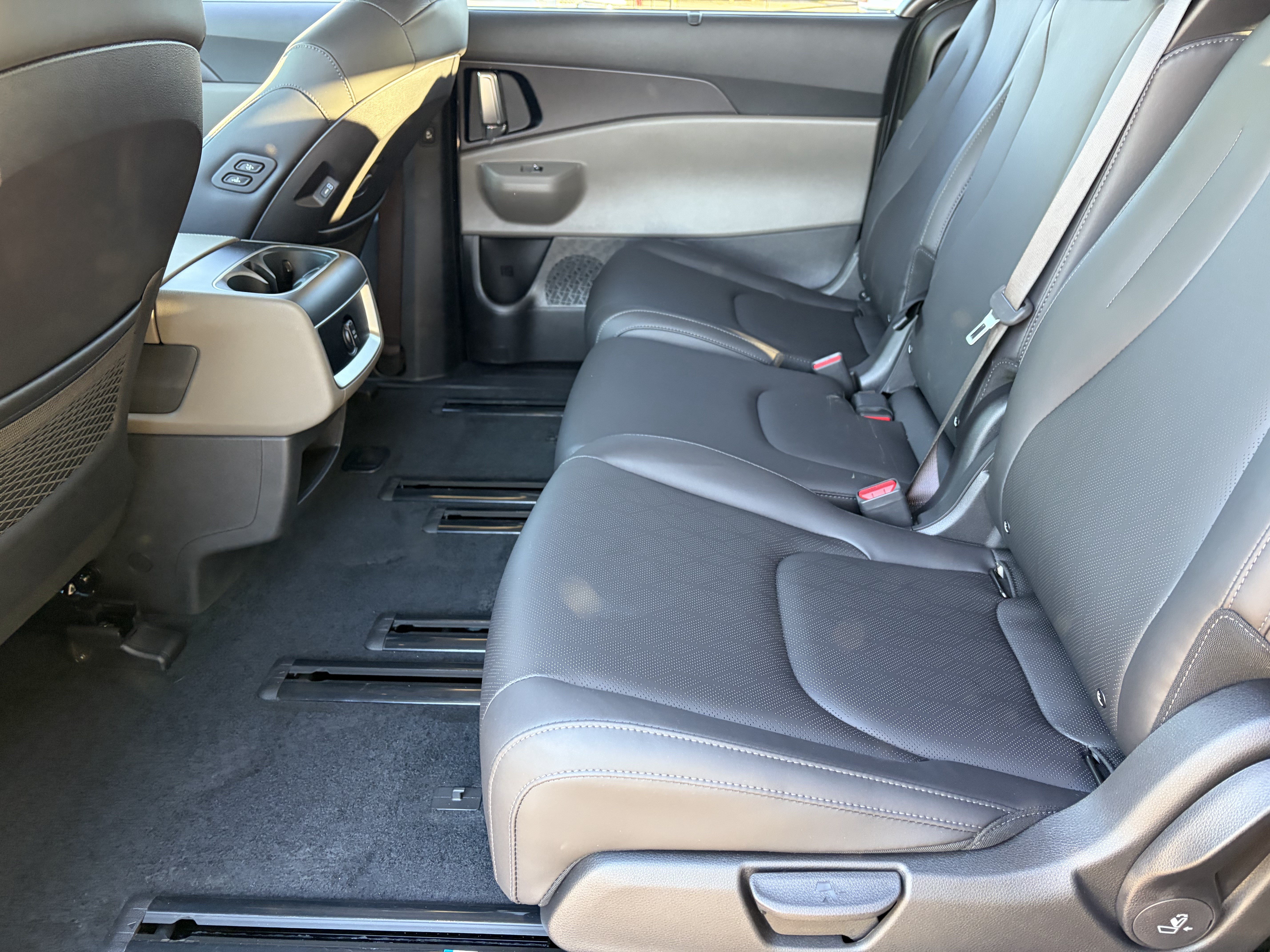 New 2026 Kia Carnival EX FWD image 15