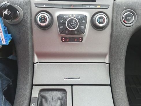 Used 2016 Ford Taurus SEL image 27