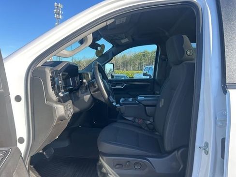 Used 2025 Chevrolet Silverado 2500 LT w/ Convenience Package image 15