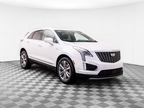 Certified 2026 Cadillac XT5 Premium Luxury w/ Driver Assist Package AWD/4WD image 9
