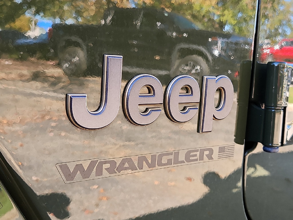 Used 2023 Jeep Wrangler Unlimited Rubicon 392 w/ Trailer Tow Package AWD/4WD image 30