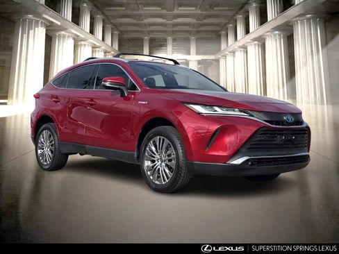 Used 2021 Toyota Venza XLE image 2