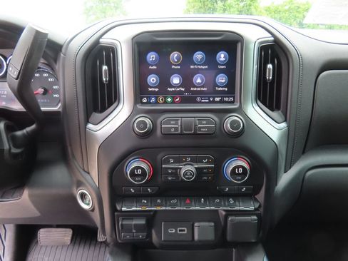 Certified 2021 Chevrolet Silverado 1500 LT Trail Boss w/ LT Trail Boss Premium Package AWD/4WD image 22