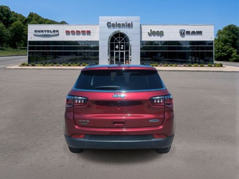 Used 2022 Jeep Compass Latitude AWD/4WD image 5
