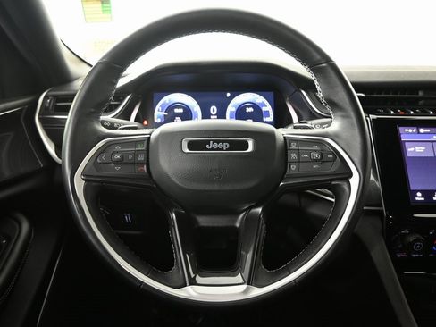 Used 2022 Jeep Grand Cherokee L Laredo image 35