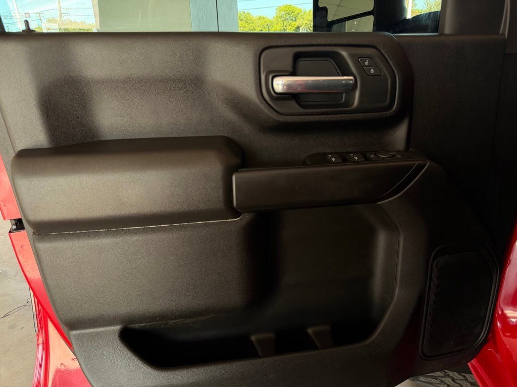 Used 2025 Chevrolet Silverado 2500 Custom w/ Custom Convenience Package AWD/4WD image 11