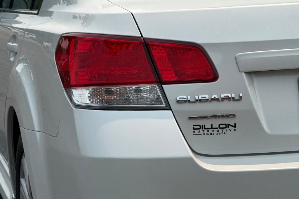 Used 2011 Subaru Legacy 2.5i Premium w/ All-Weather Pkg AWD/4WD image 25