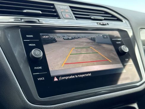 Used 2023 Volkswagen Tiguan SE FWD image 19