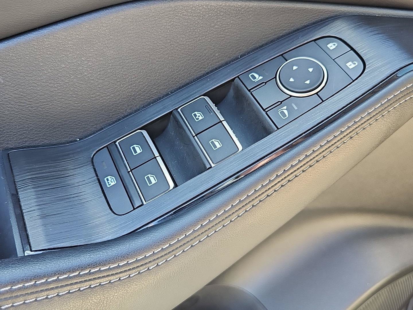 Used 2025 Nissan Rogue SL AWD/4WD image 20