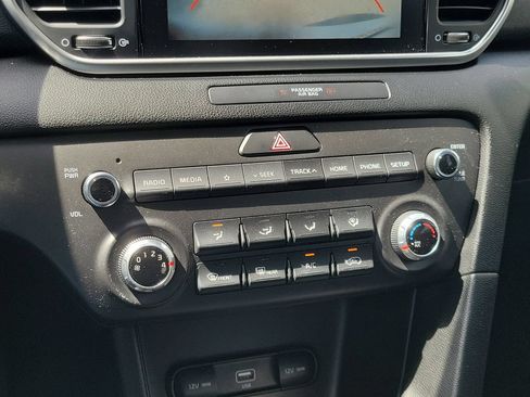 Certified 2022 Kia Sportage LX FWD image 24