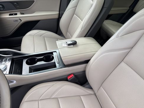 Used 2024 Lincoln Nautilus Premier w/ Equipment Group 102A image 27