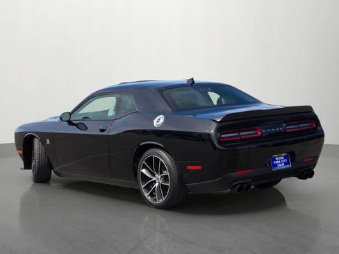 Used 2018 Dodge Challenger R/T Scat Pack w/ Leather Interior Group RWD image 4
