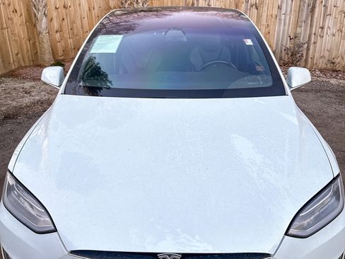 Used 2019 Tesla Model X 75D image 19