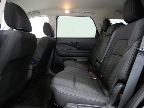 Used 2025 Nissan Pathfinder SV AWD/4WD image 23