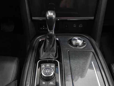 Used 2024 Nissan Armada SV AWD/4WD image 21