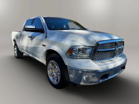 Used 2018 RAM 1500 Laramie AWD/4WD image 4