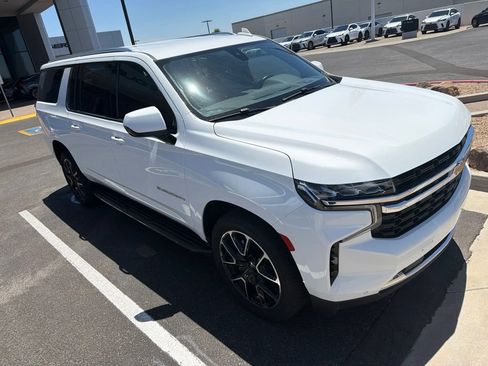Used 2022 Chevrolet Suburban LS w/ Driver Alert Package RWD image 3