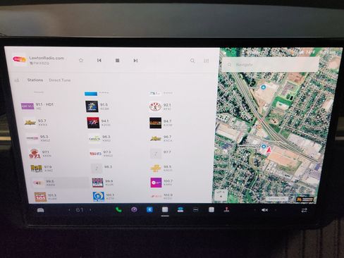 Used 2022 Tesla Model S image 18