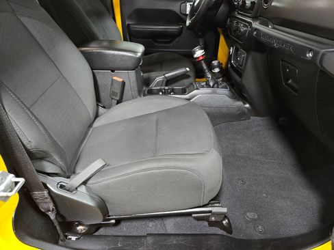Used 2019 Jeep Wrangler Sport AWD/4WD image 42