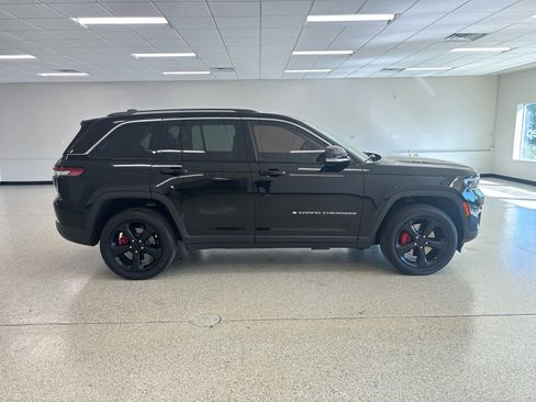 Used 2022 Jeep Grand Cherokee Limited 4xe image 6