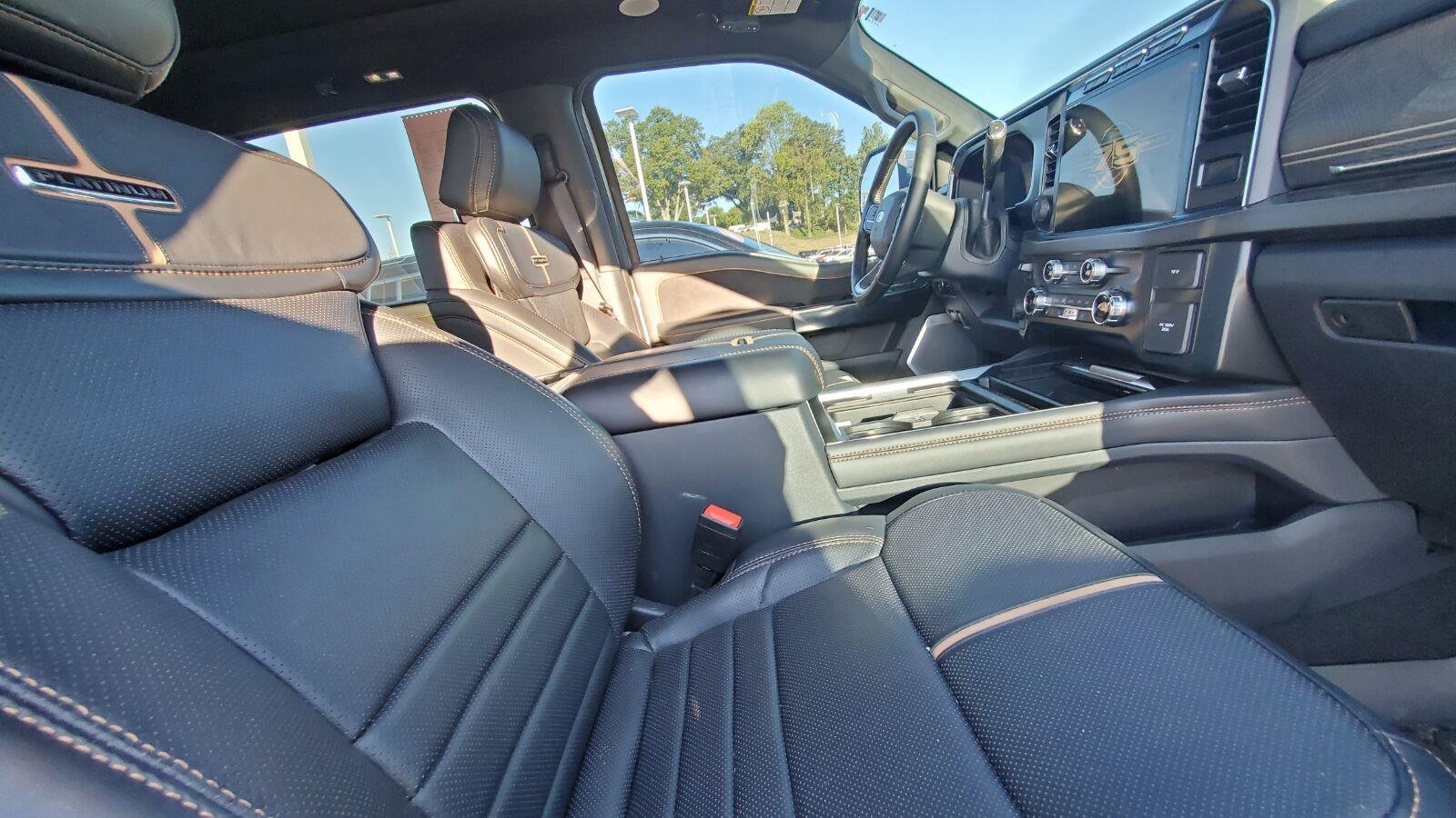 Used 2023 Ford F350 Platinum AWD/4WD image 4