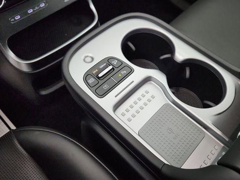 Used 2026 Hyundai Ioniq 9 Limited image 17