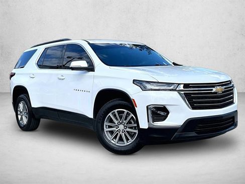 Used 2023 Chevrolet Traverse LT image 12
