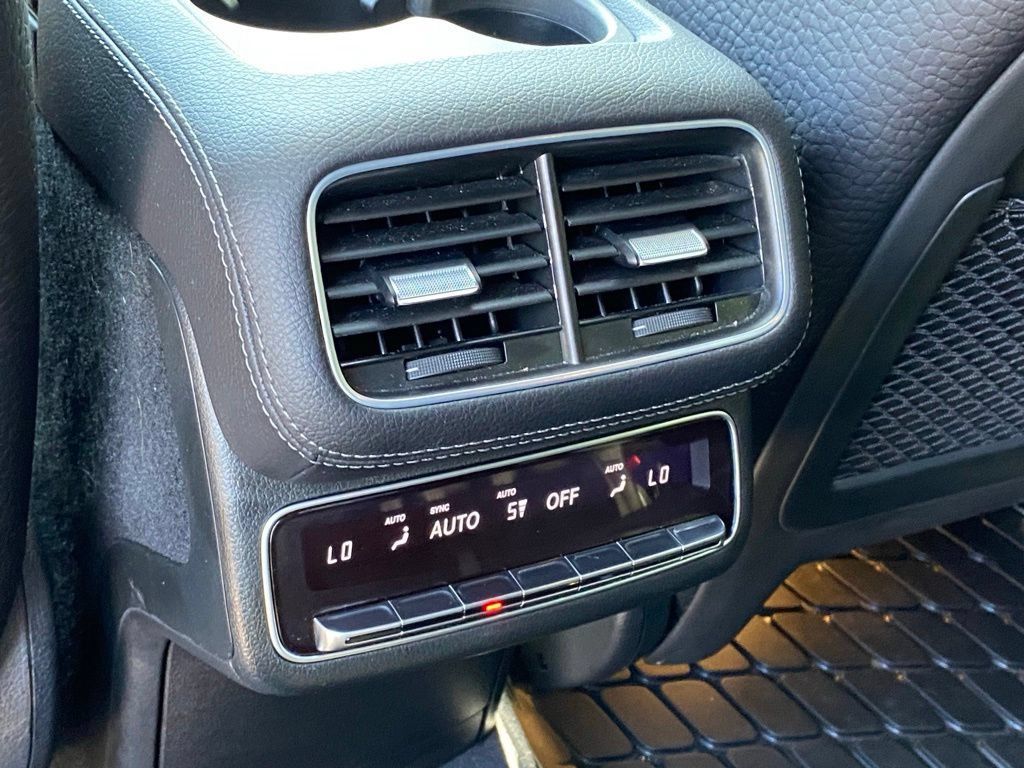 Used 2025 Mercedes-Benz GLS 450 4MATIC image 28