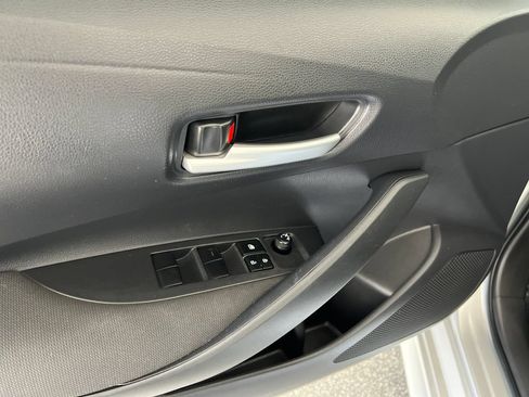 Used 2021 Toyota Corolla LE w/ Carpet Mat Package (TMS) FWD image 13