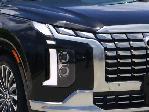 Used 2024 Hyundai Palisade Calligraphy FWD image 7