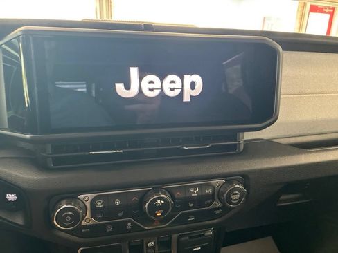 New 2026 Jeep Gladiator Sport AWD/4WD image 37