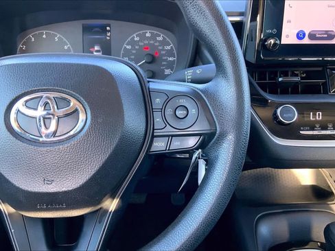 Used 2025 Toyota Corolla LE FWD image 24