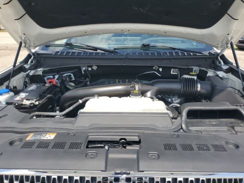 Certified 2024 Lincoln Navigator Reserve AWD/4WD image 8