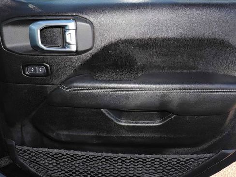 Used 2020 Jeep Wrangler Unlimited Sahara w/ Uconnect 4C Nav & Sound Group image 23