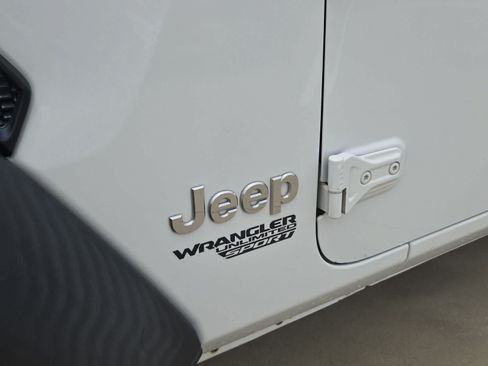 Used 2020 Jeep Wrangler Unlimited Sport AWD/4WD image 10