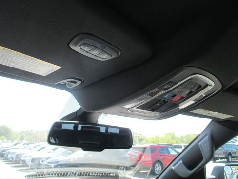 Used 2019 RAM 1500 Laramie AWD/4WD image 33