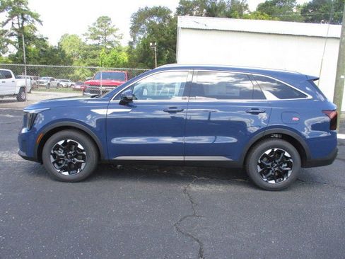 New 2025 Kia Sorento S w/ Panoramic Sunroof Package image 6