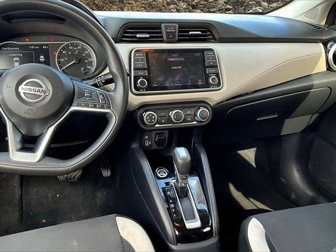 Used 2021 Nissan Versa SV image 6