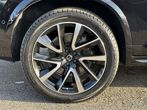 Used 2023 Volvo XC90 T8 Ultimate w/ Lounge Package image 33