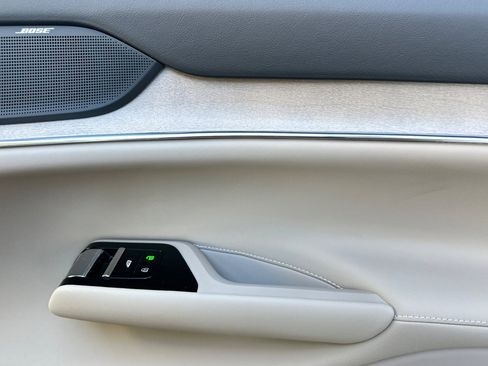 New 2025 Volvo EX90 Plus w/ Protection Package Premier image 19