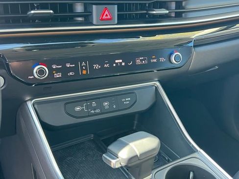 Certified 2025 Kia Carnival SX Prestige image 22