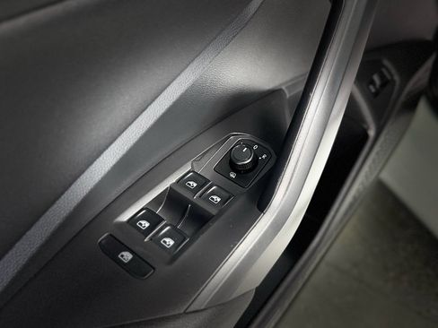 Used 2019 Volkswagen Jetta SE FWD image 14